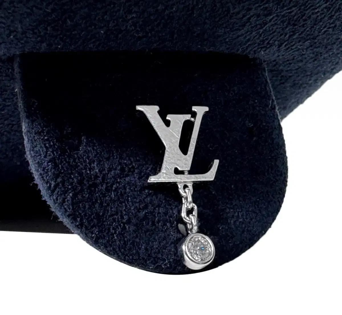 루이비통 이딜 블라썸 LV 다이아몬드 스터드 귀걸이 이어링 화이트 골드 2