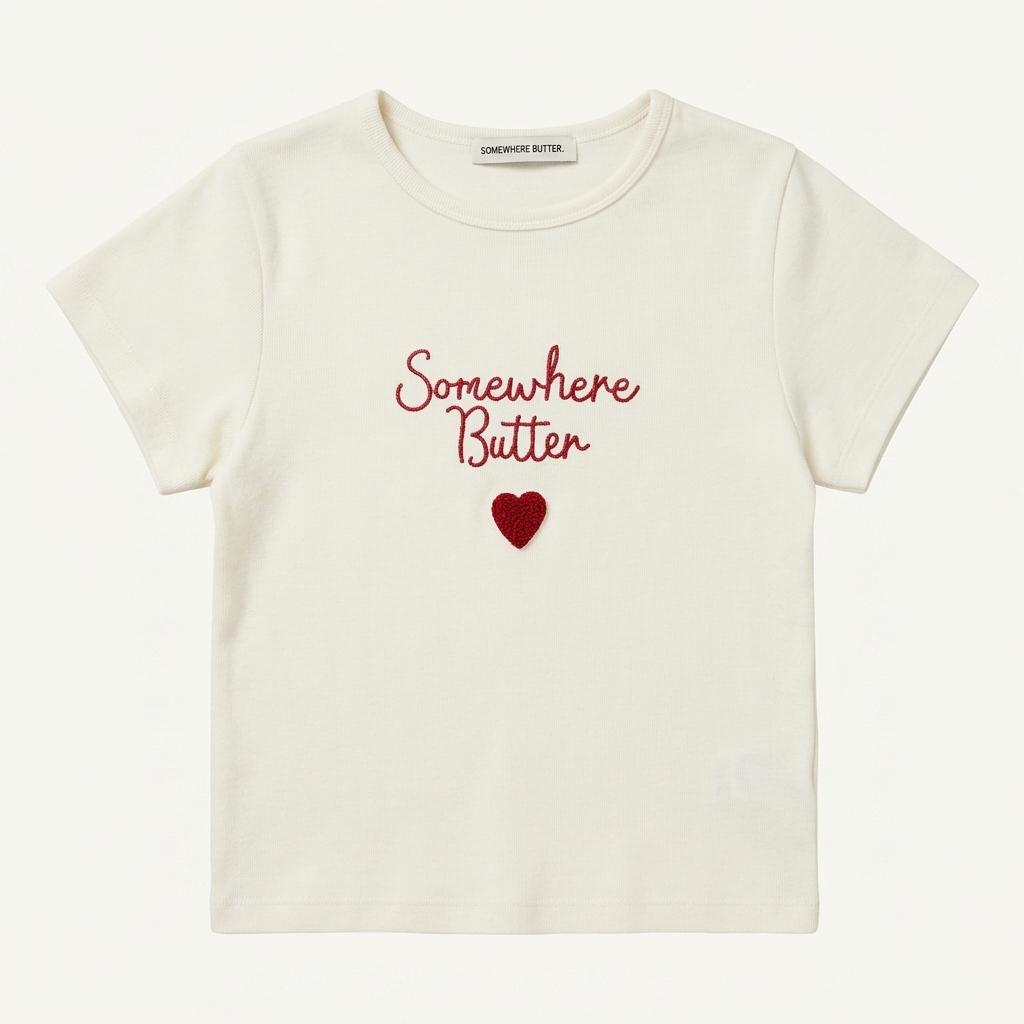 썸웨어버터 자수 하트 반팔 티셔츠 (Boucle heart logo) free