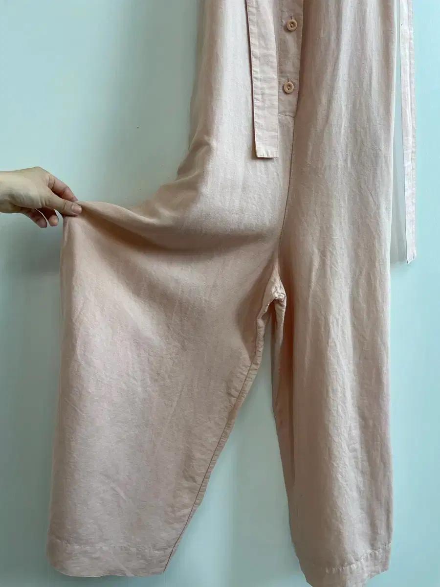 COS 32 린넨 점프수트 8