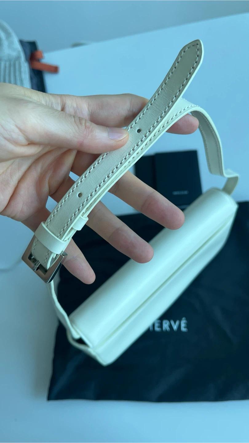 HERVÉ 아이보리 숄더백 4