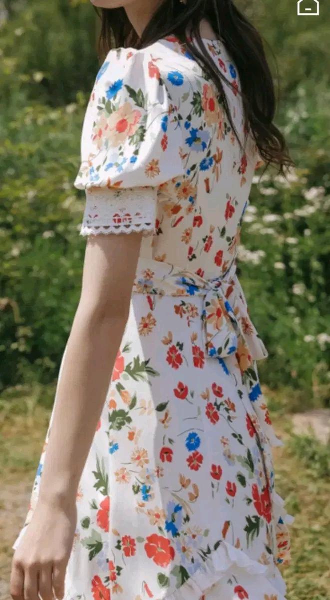 새상품던드롭 fancy flower v neck puff dress, s 6