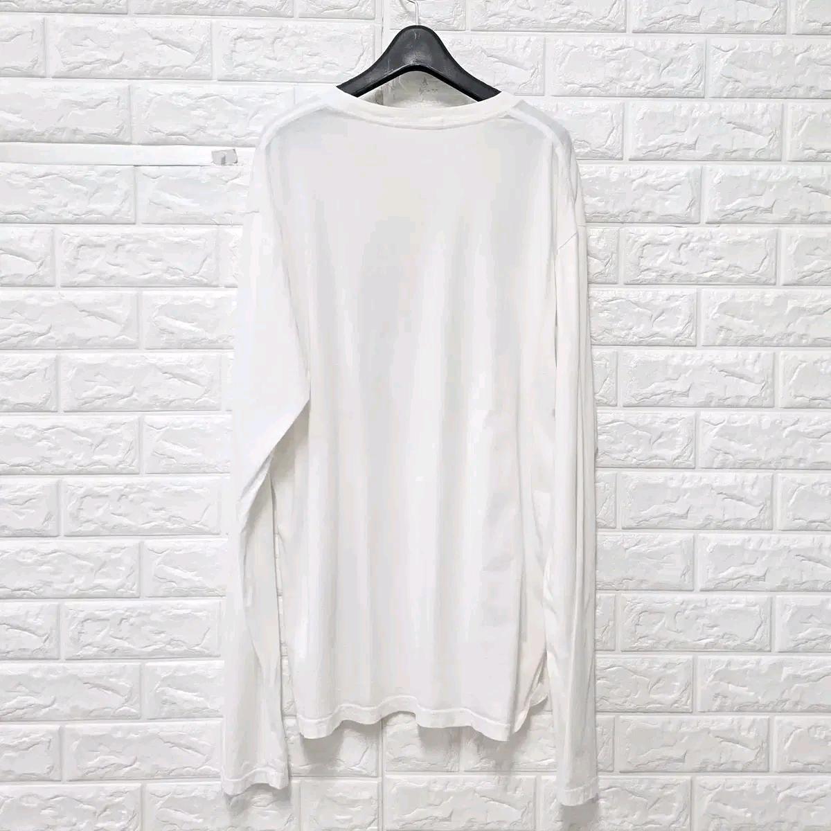 L 마르디메크르디 화이트 라운드 티 E250 5