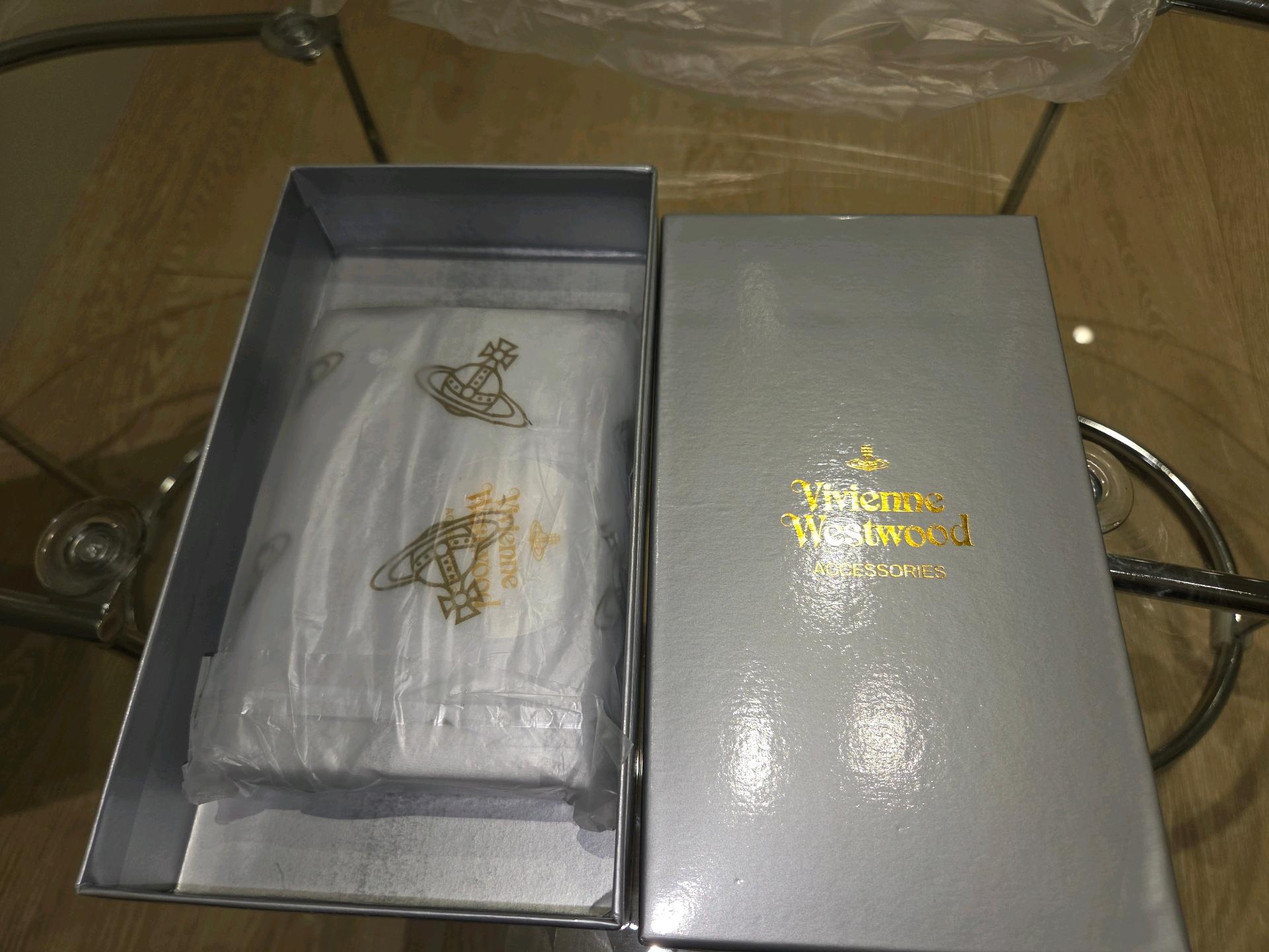 비비안웨스트우드 에나멜 로고 중지갑 블랙 10