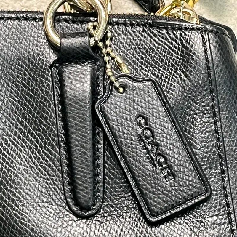 COACH 캐리올 토트백 4