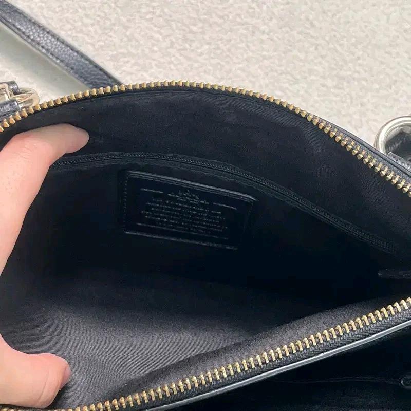 COACH 캐리올 토트백 9