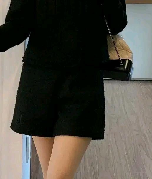 새상품 어반드레스 사라 라운드 트위드 쇼츠 s 3