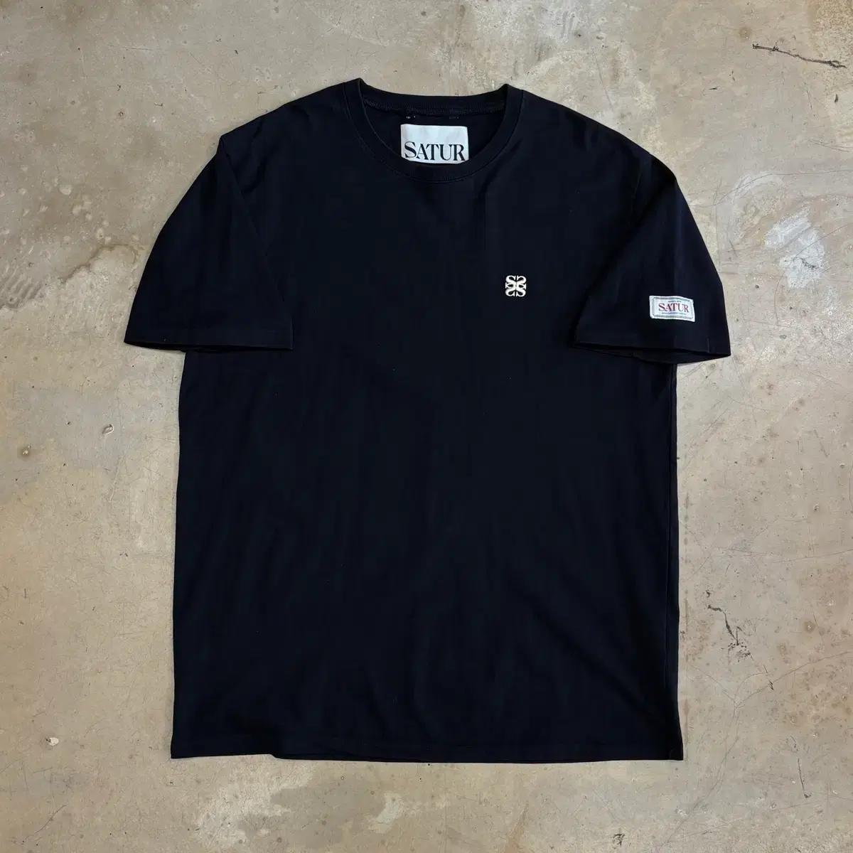 XL 세터 블랙 반팔티 3