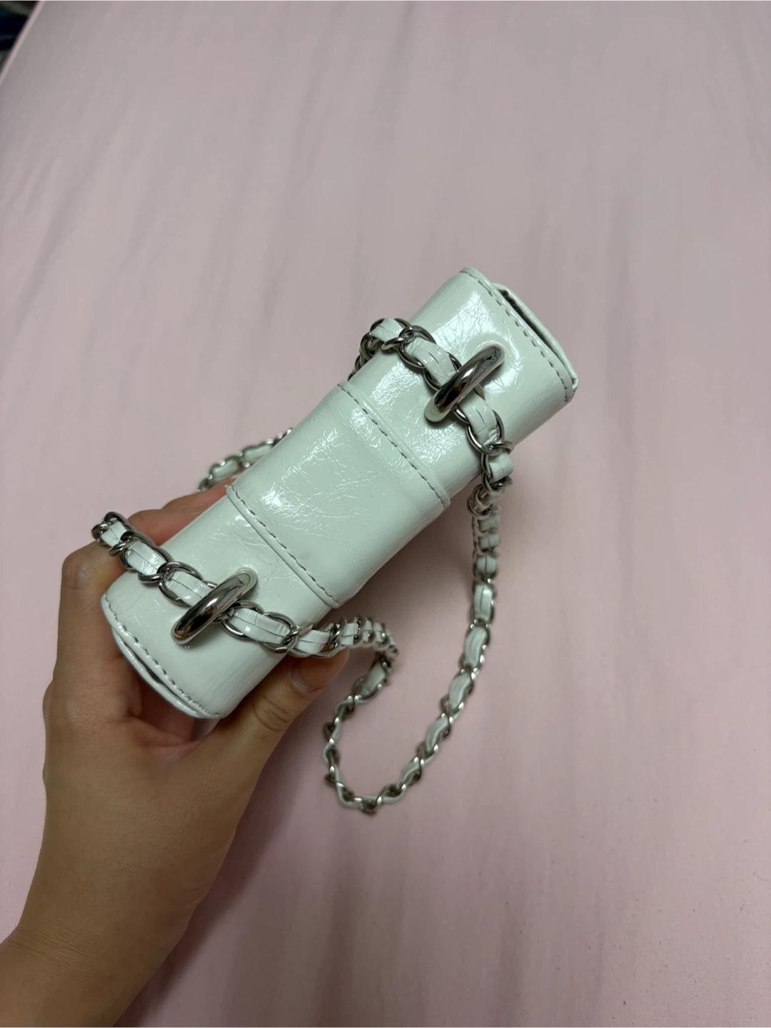 카디널레드 멍크백 화이트 8
