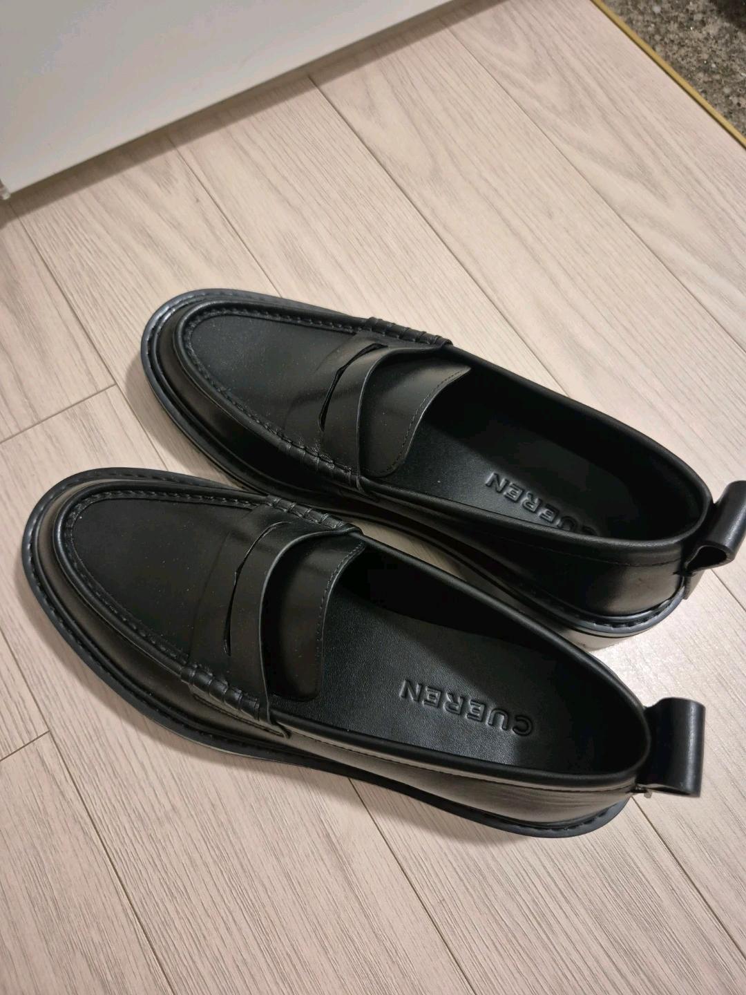 [새상품] 쿠에른 로퍼 235 4