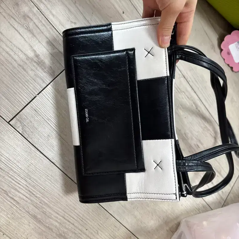 스탠드오일 오블롱백 티니 체커 보더 5