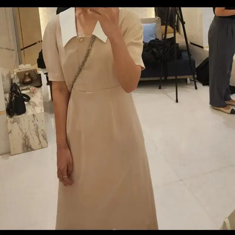 드파운드 퍼프 슬리브 카라 원피스 4