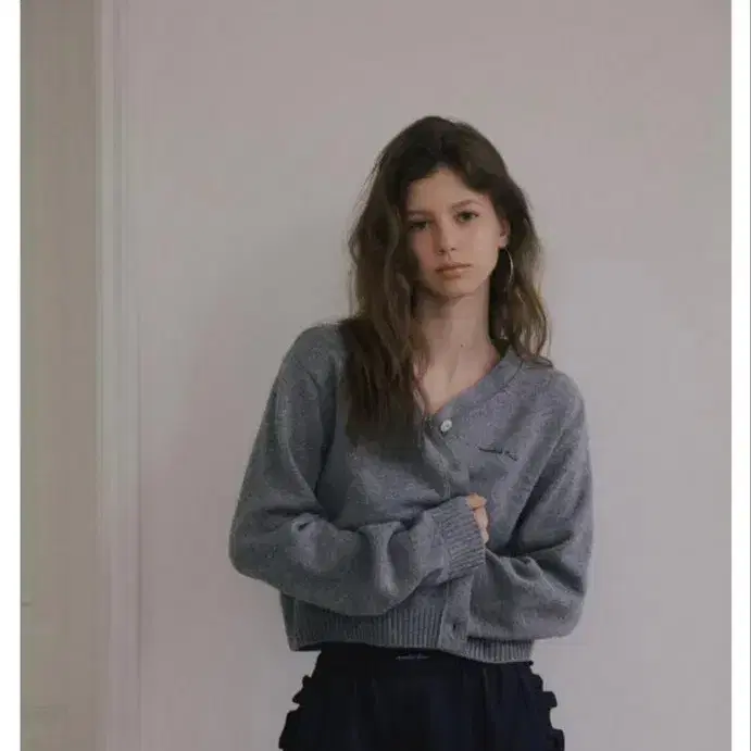 오버듀플레어 FRILL SATIN SHORTS_NAVY 5