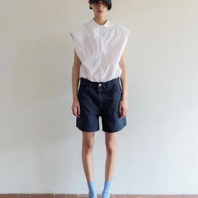 (르바) Classic Staple Denim Shorts - Stone Navy 2
