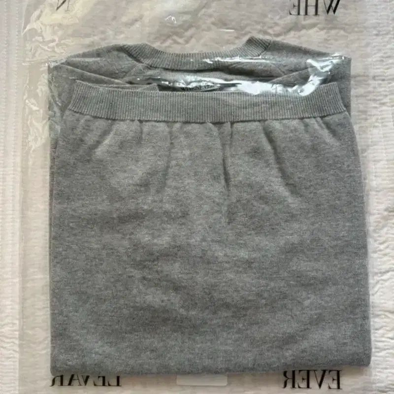 [새상품] 르바 Fresh Cotton V-Neck Knit 4