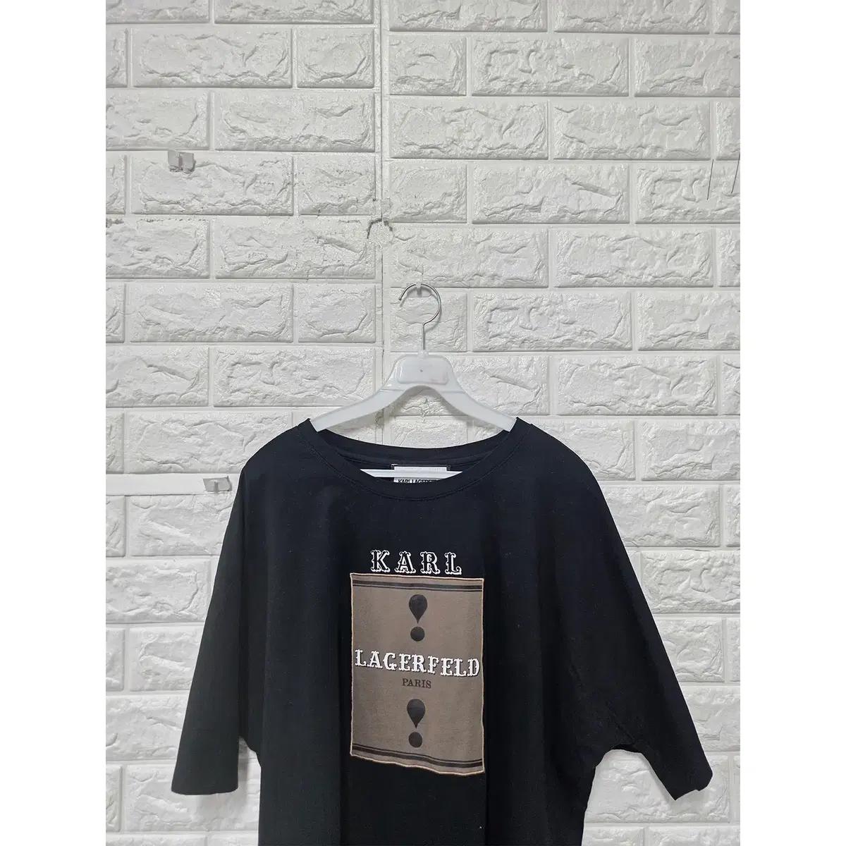 XL 23s 칼라거펠트 블랙 반팔 티 E305 6