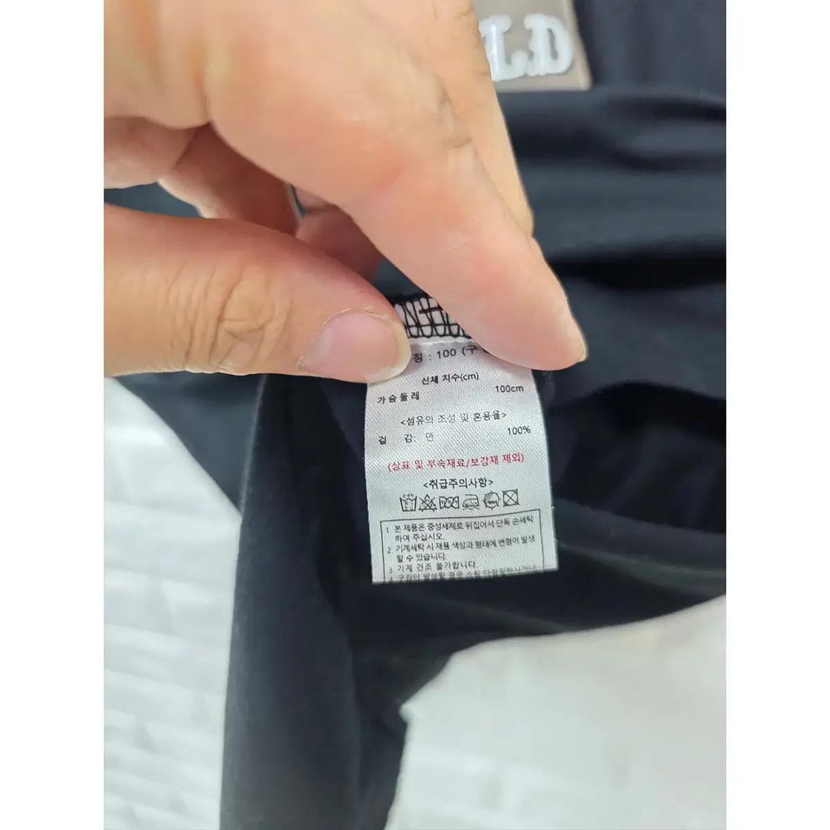 XL 23s 칼라거펠트 블랙 반팔 티 E305 4