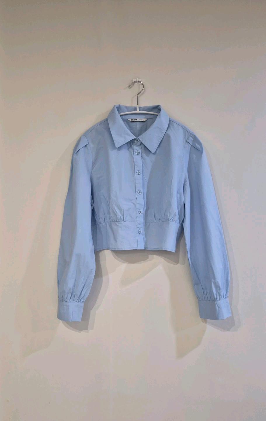 미쏘(MIXXO) 핀턱 셔링 크롭 셔츠 블라우스 (라이트블루) 6