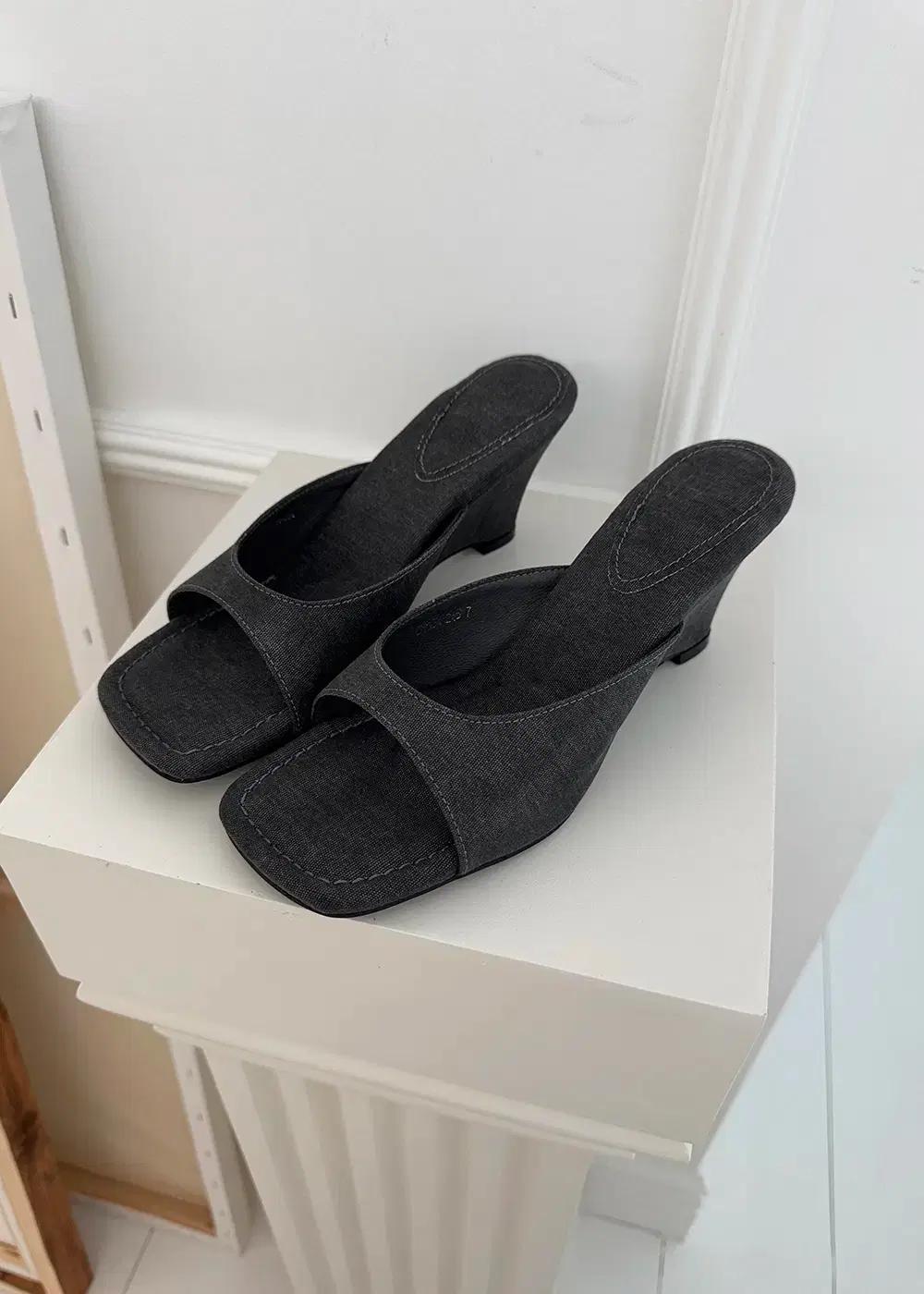@9534 블랙 245 빈티지 물나염 7.5cm 웨지 샌들-새상품 2
