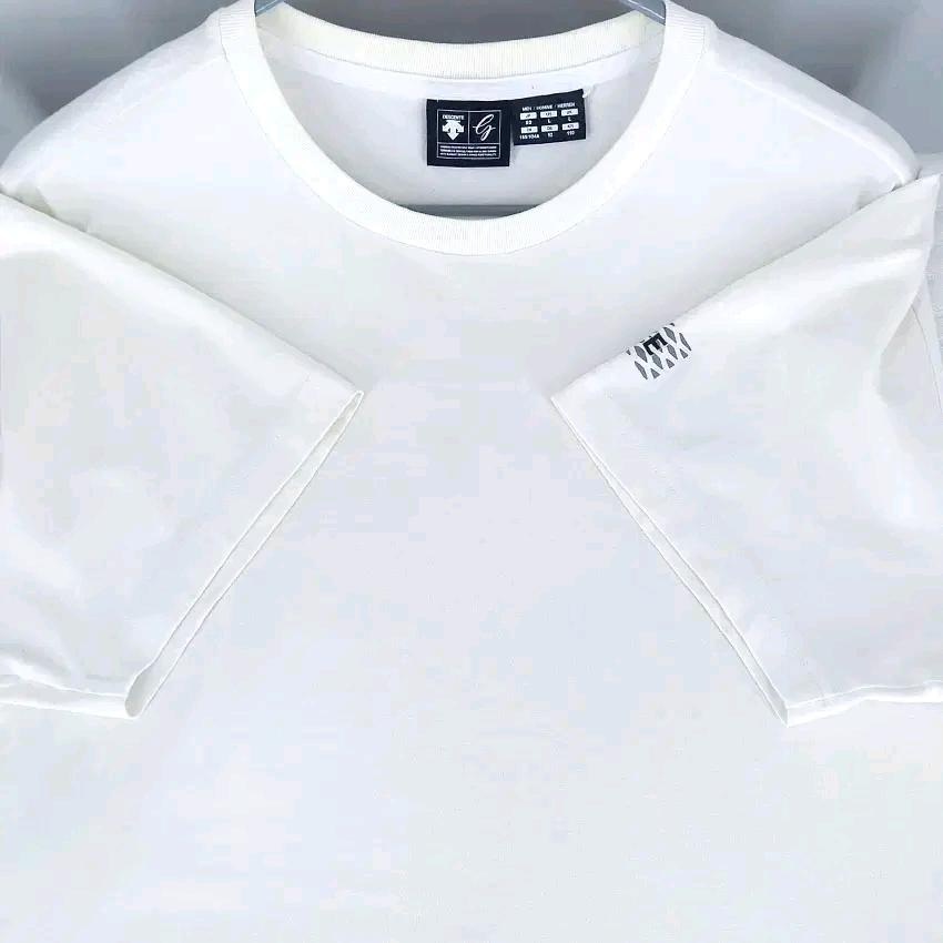 데상트 남성 여름 패치 라운드반팔티 아이보리110 (HU45884) 4