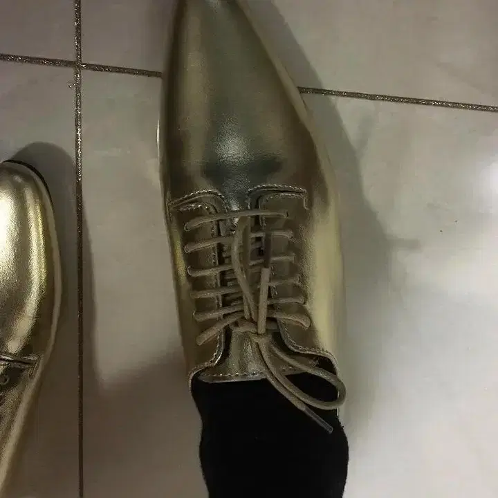 마뗑킴 카우스킨 로퍼 4