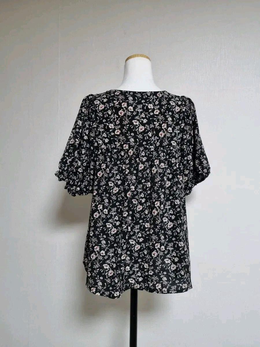 BL330플라워 패턴 블랙 반팔 블라우스 5