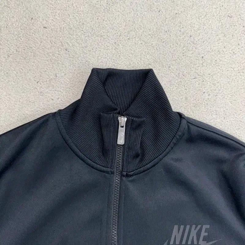 NIKE 올드스쿨 올블랙 트랙탑 L 4