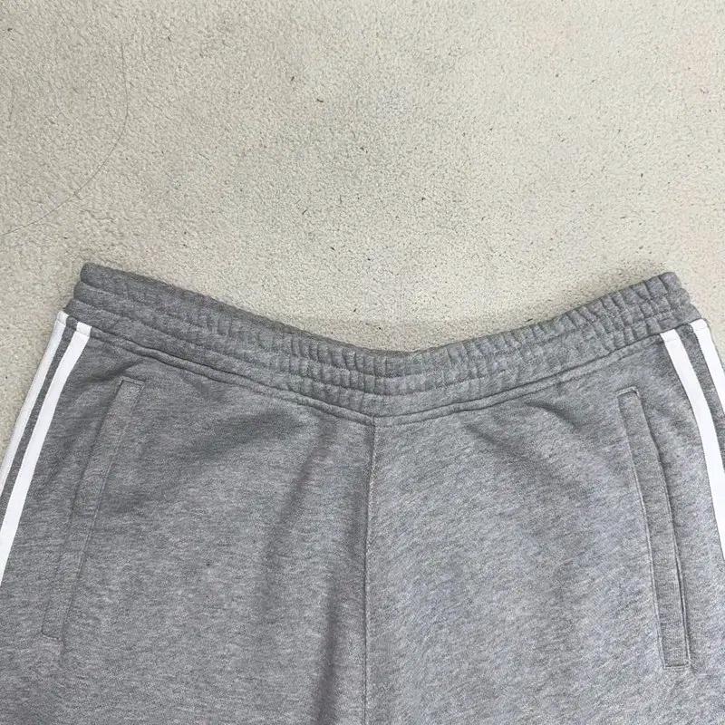 새상품 ADIDAS 오리지널스 3스트라이프 스웻 쇼츠 XL 4