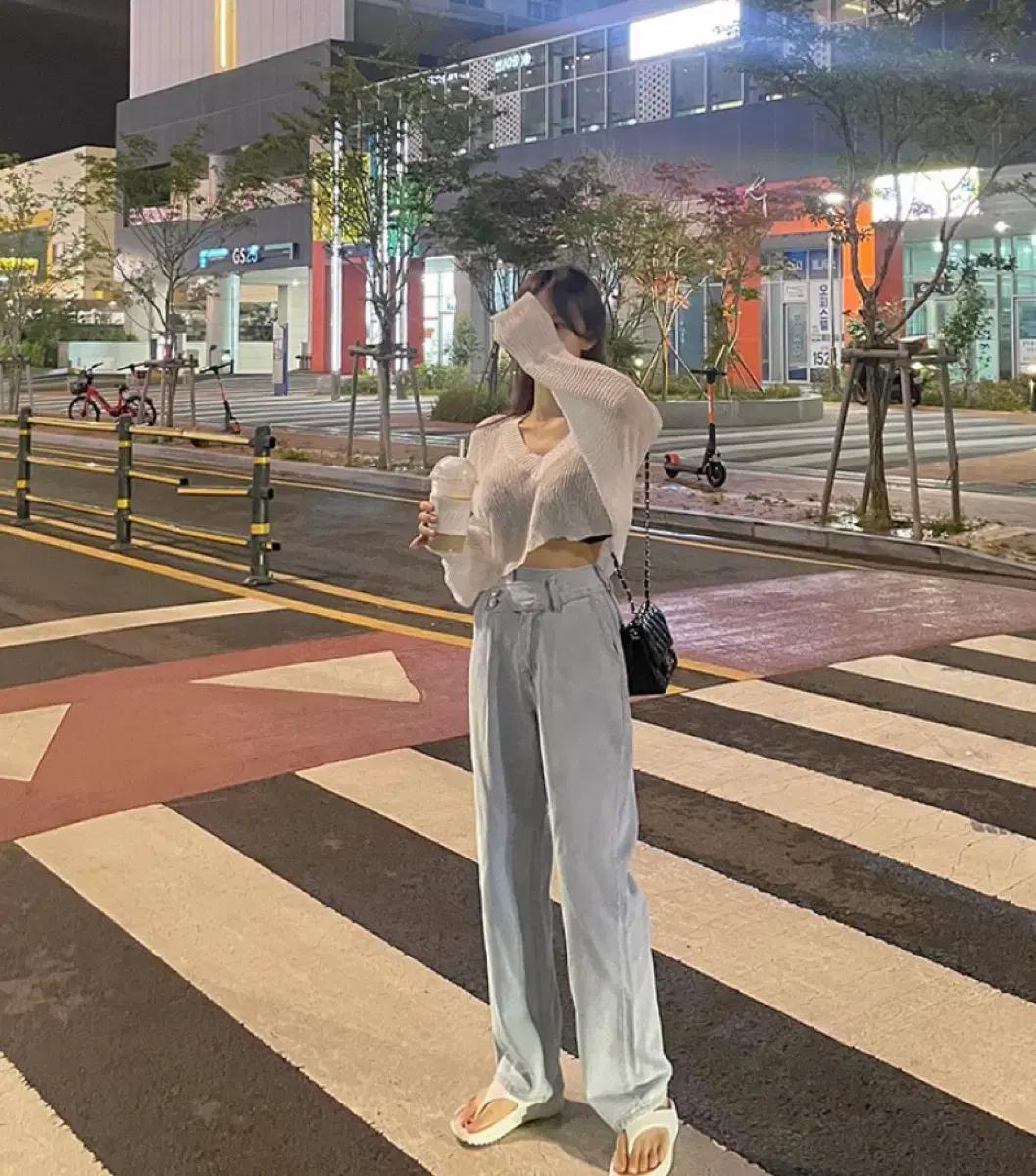 모디핏 투버튼 와이드팬츠 연청 2