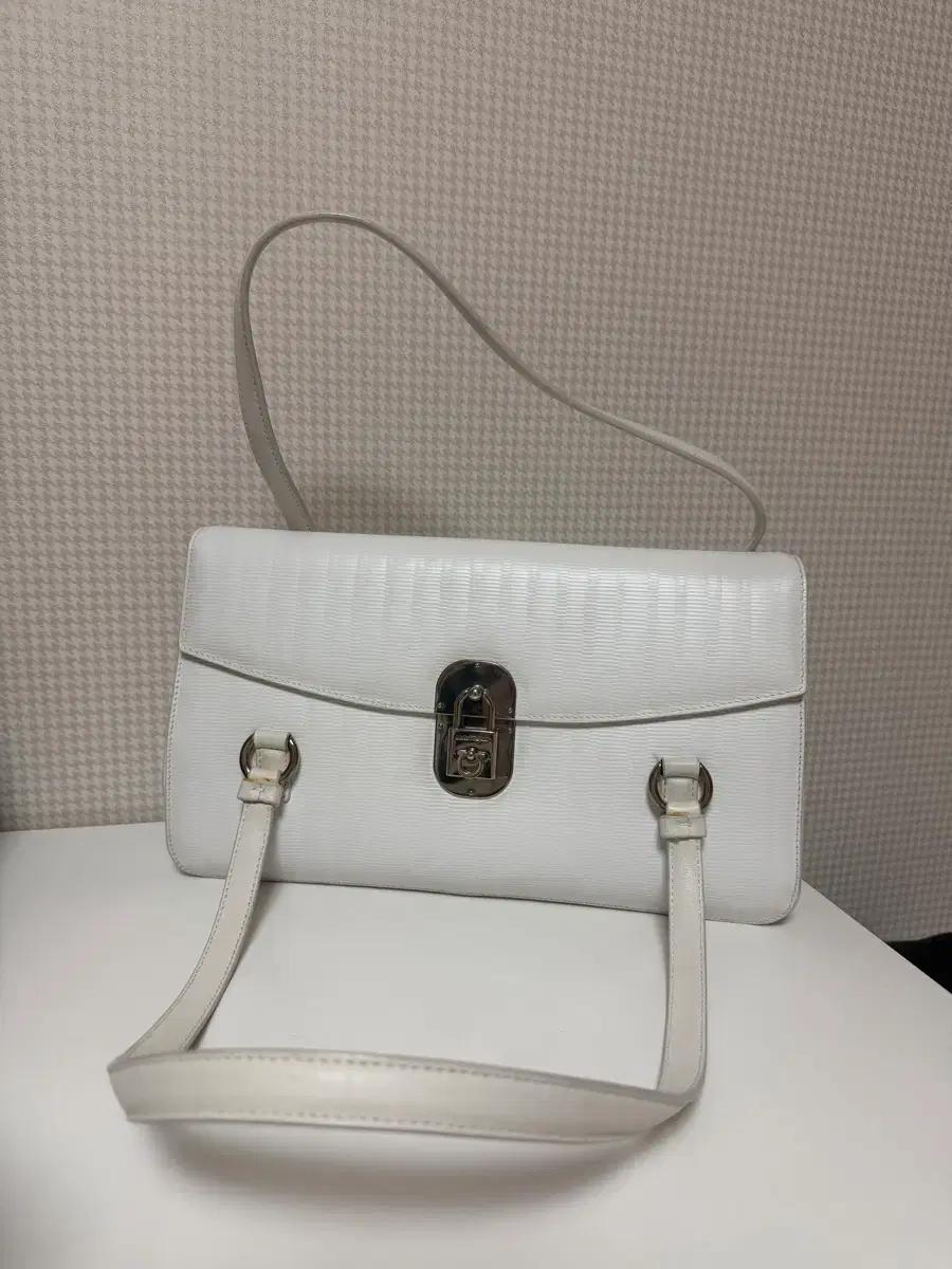 페레가모 빈티지 숄더백 3