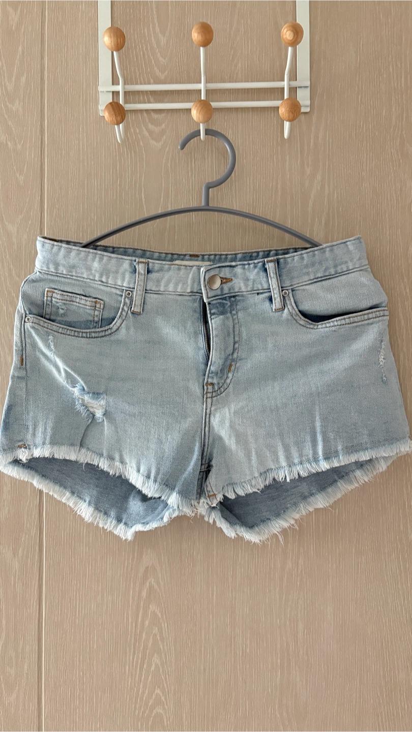 H&M 연청 컷팅 데님 반바지 4