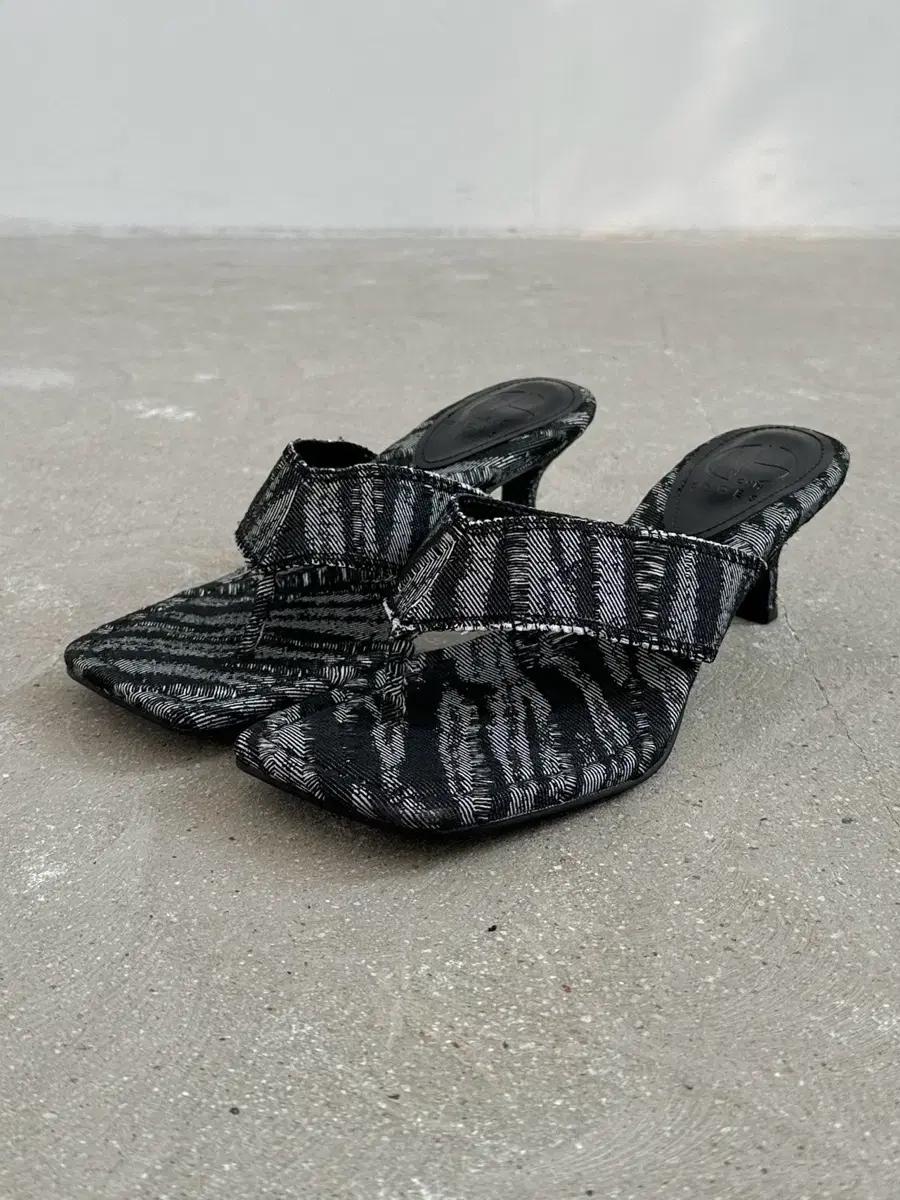 @353 블랙 250 빈티지 찢청 6cm 쪼리샌들-새상품 2