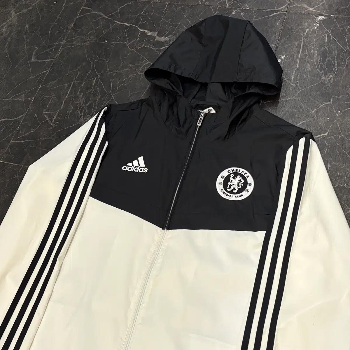 XL 아디다스 첼시 FC 화이트 블랙 배색 바람막이 2