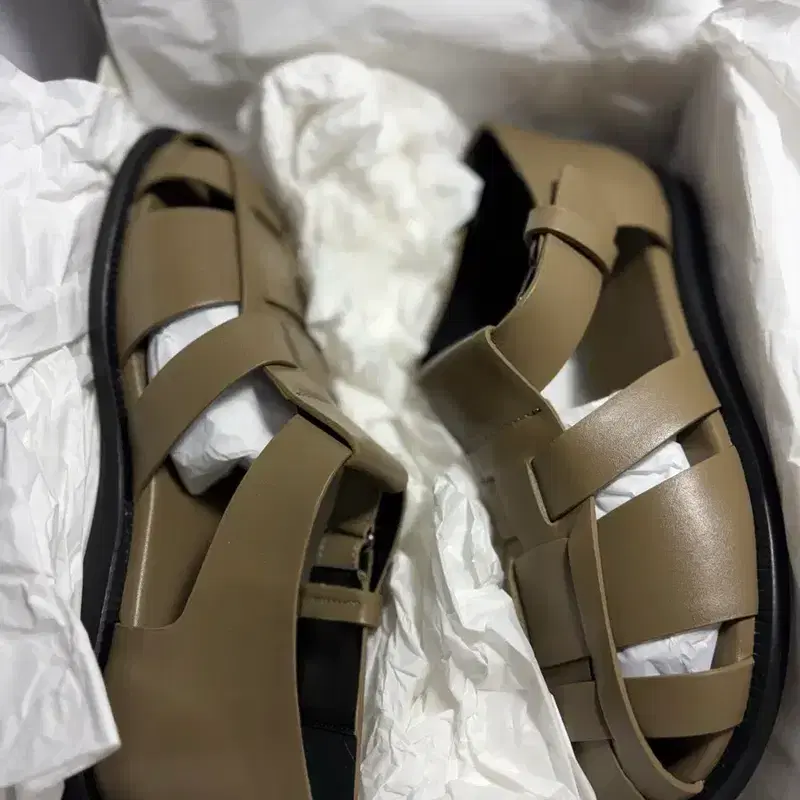 low classic 여성샌들 38 1/2 9