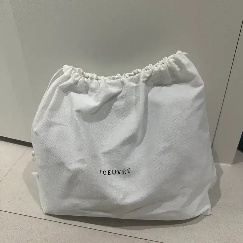 루에브르 트라페즈 숄더백 미디움 새상품 4