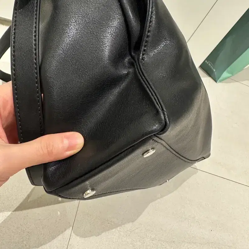 루에브르 트라페즈 숄더백 미디움 새상품 9