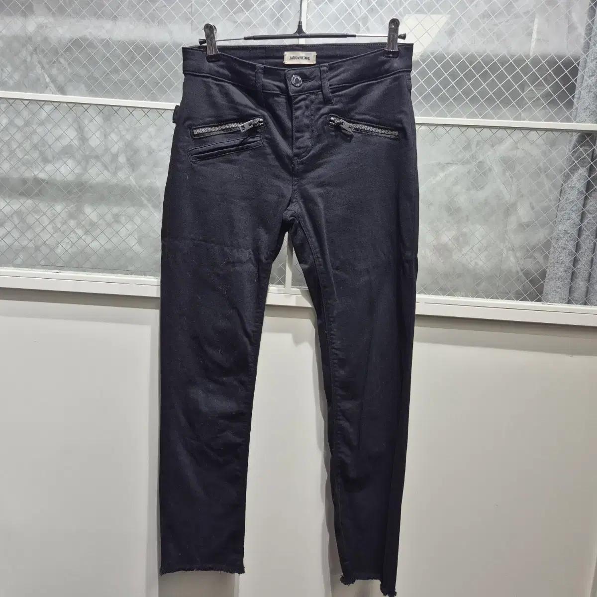 자딕앤볼테르 블랙진 지퍼 디테일 2