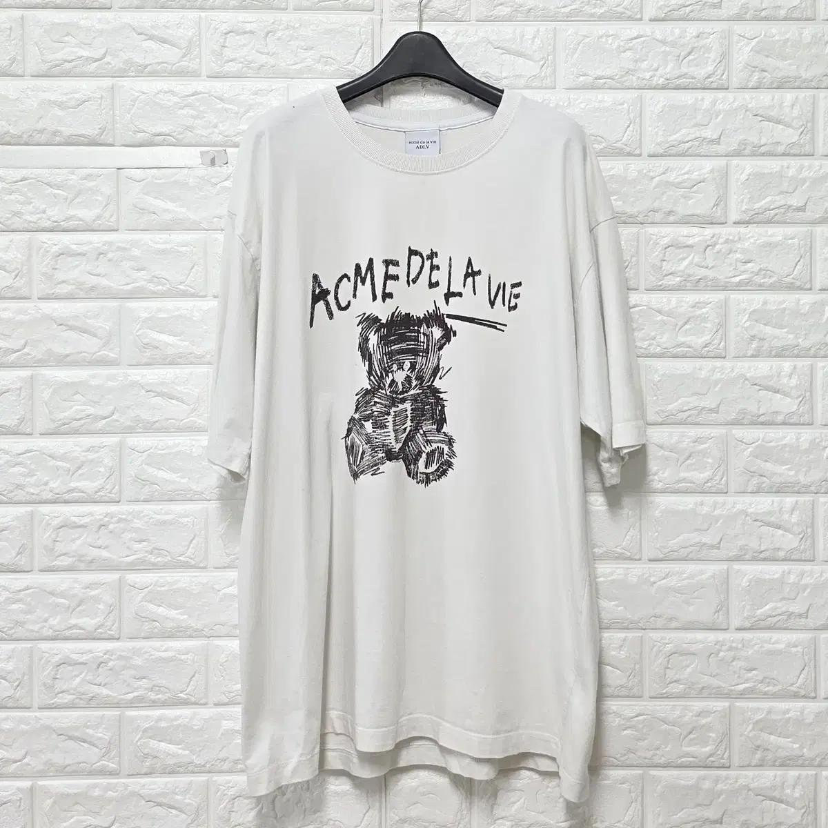 XL 마크메드라비 화이트 반팔 티 E368 2