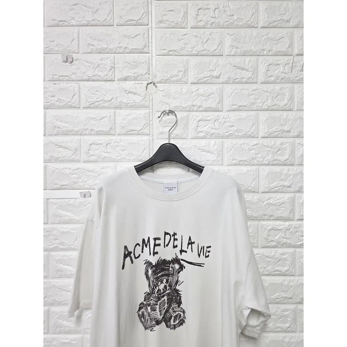 XL 마크메드라비 화이트 반팔 티 E368 6