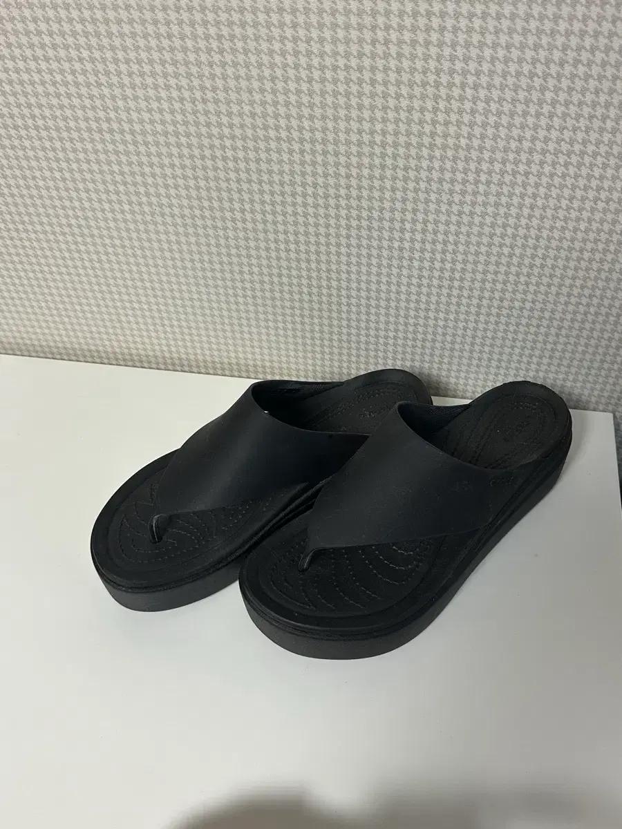 크록스 통굽 쪼리 (W7) 2