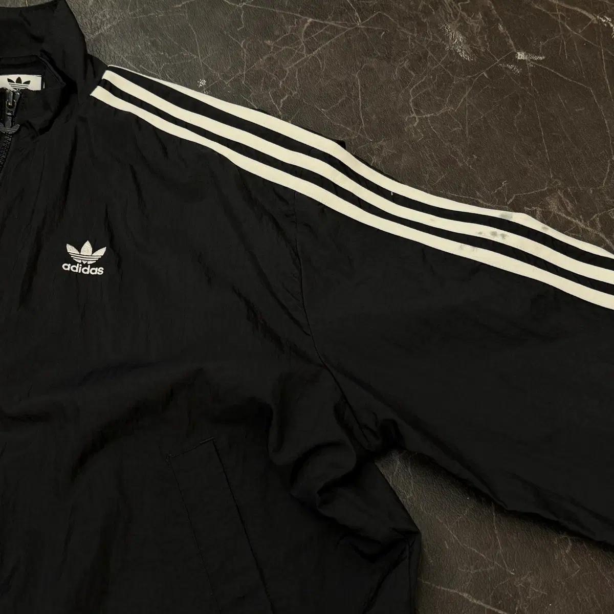 S 아디다스 블랙 우븐 바람막이 7