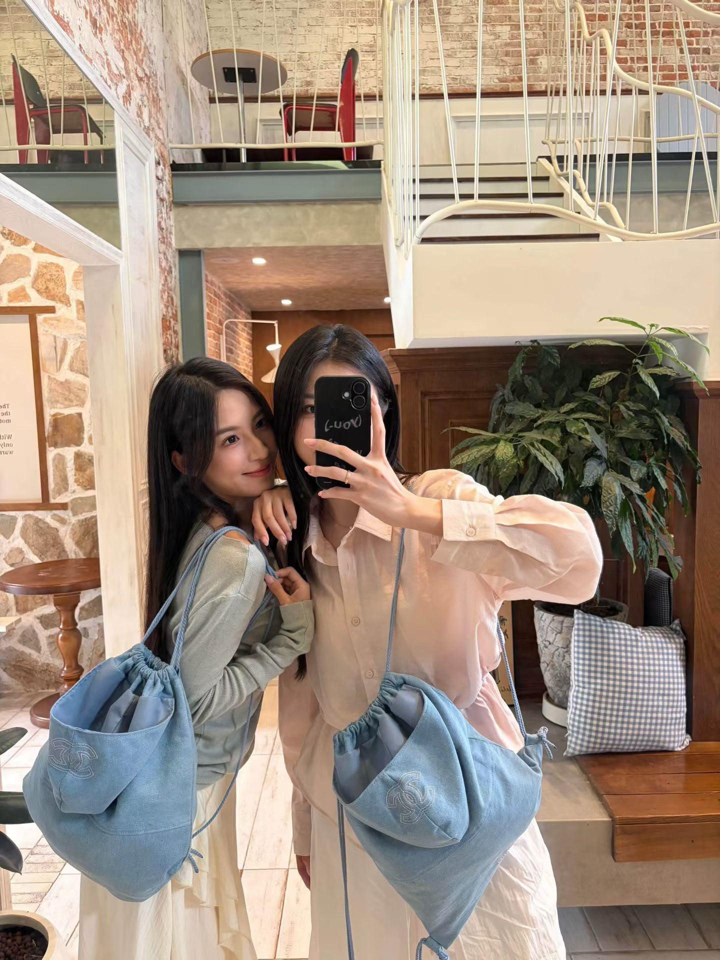 샤넬 라 크렘 망 후드 데님 백팩 11