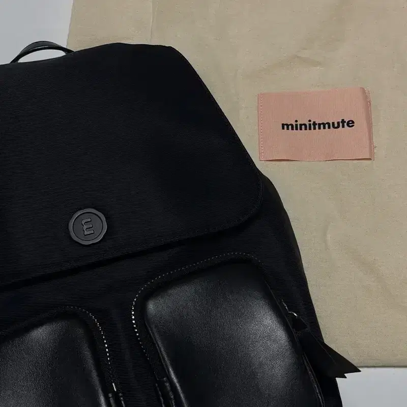 미닛뮤트(MINITMUTE) 클로 백팩 블랙 3