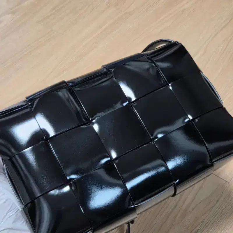 보테가베네타 카세트백 페이던트 블랙 5