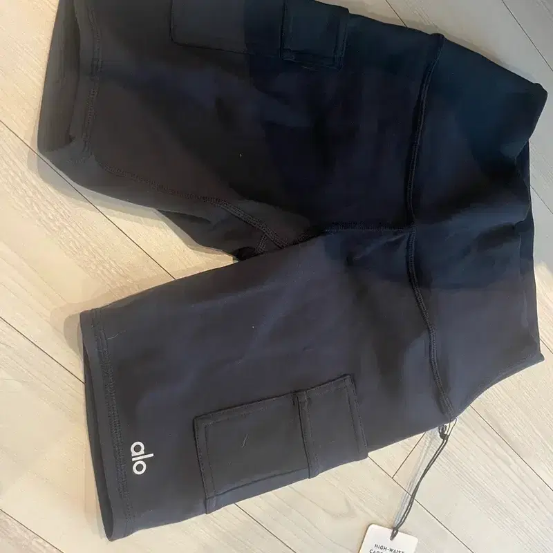 Alo Yoga 하이웨이스트 카고 쇼츠 블랙 XS 새상품 6