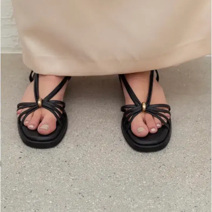 아카이브앱크 노티드 샌들 2
