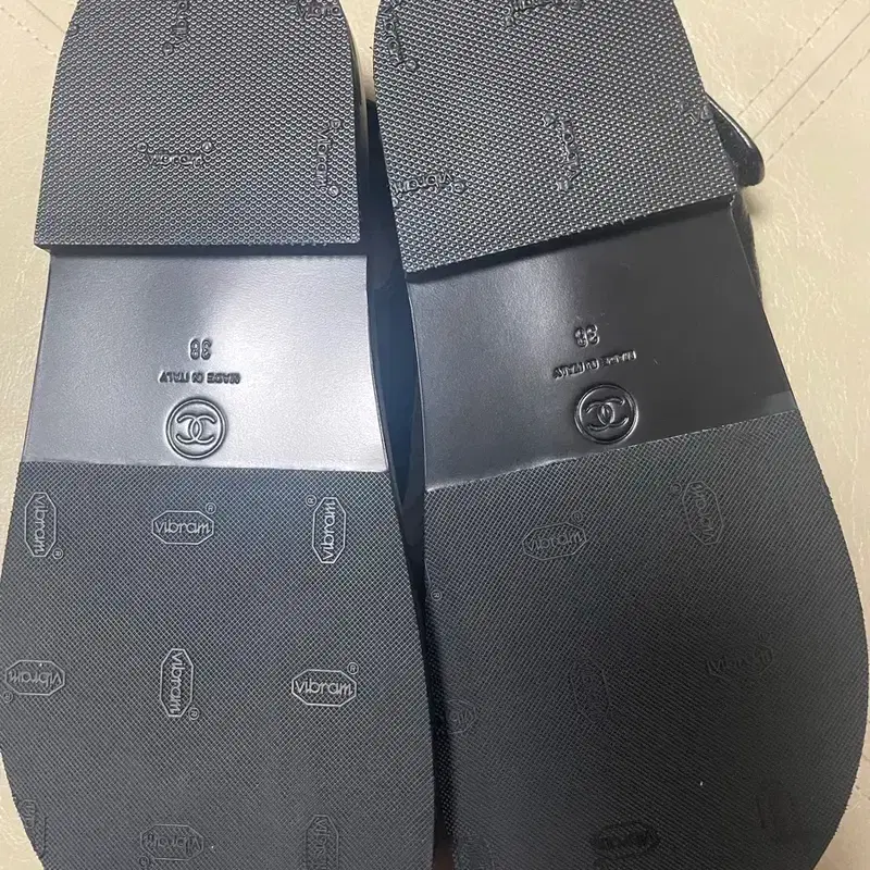 샤넬 벨크로샌들 38 3