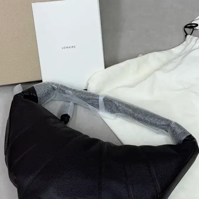 르메르 포춘백 다크브라운 소가죽 새상품 3