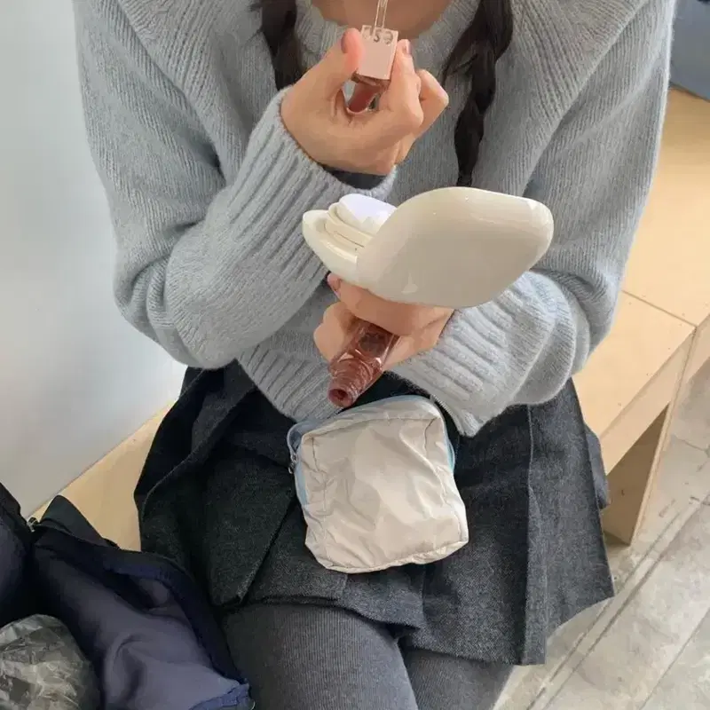 타낫 이지 라운드 니트 집업 스카이 블루 6