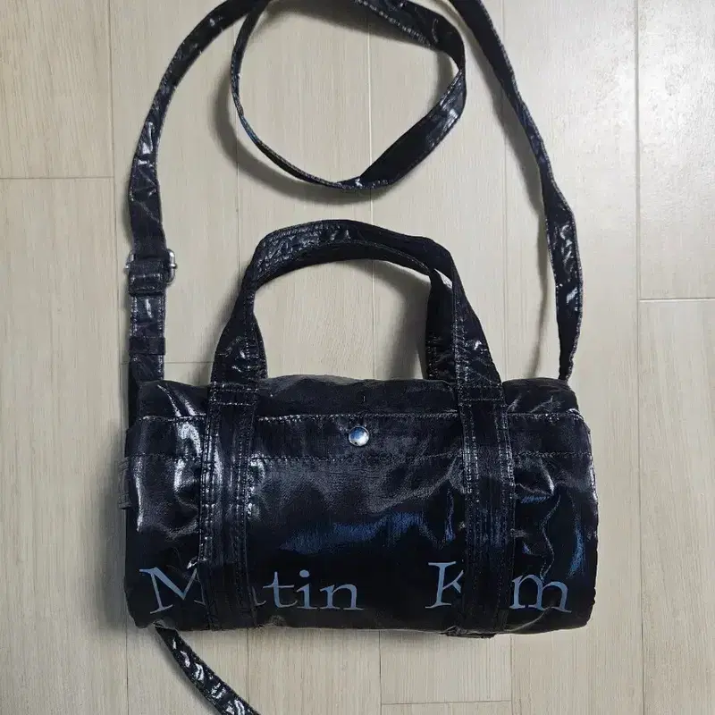 마뗑킴 글로시 로고 스포티 미니 더플백 새상품 2