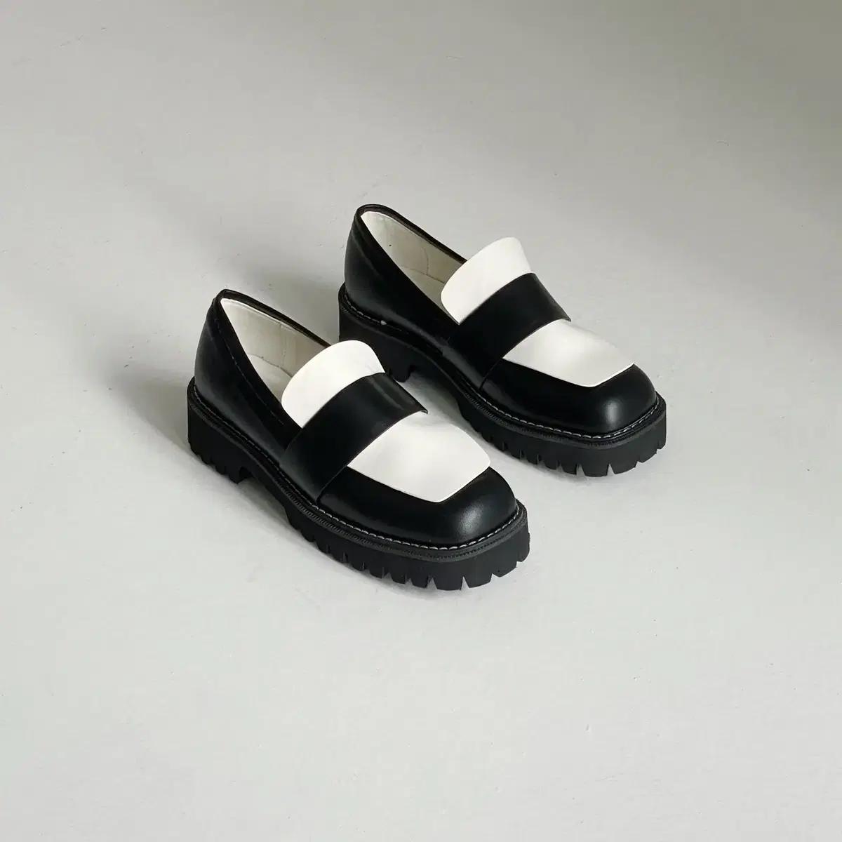 #396 블랙 235-배색 통급 4cm 로퍼-새상품 2